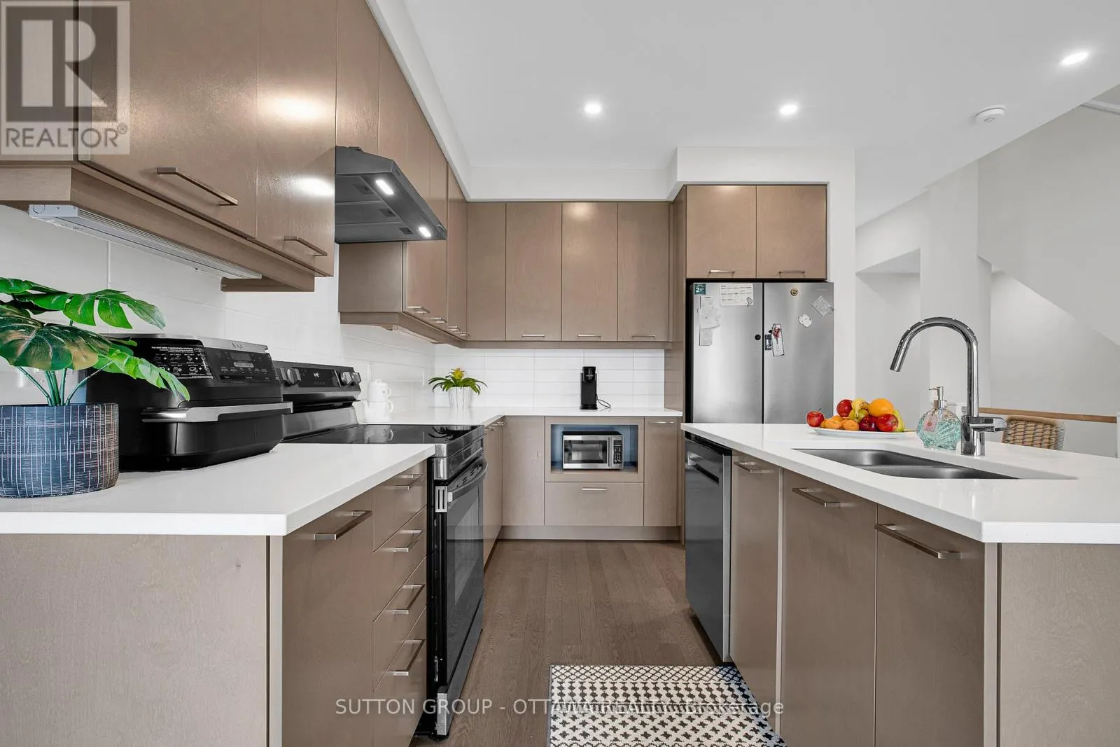 737 ACAI WAY