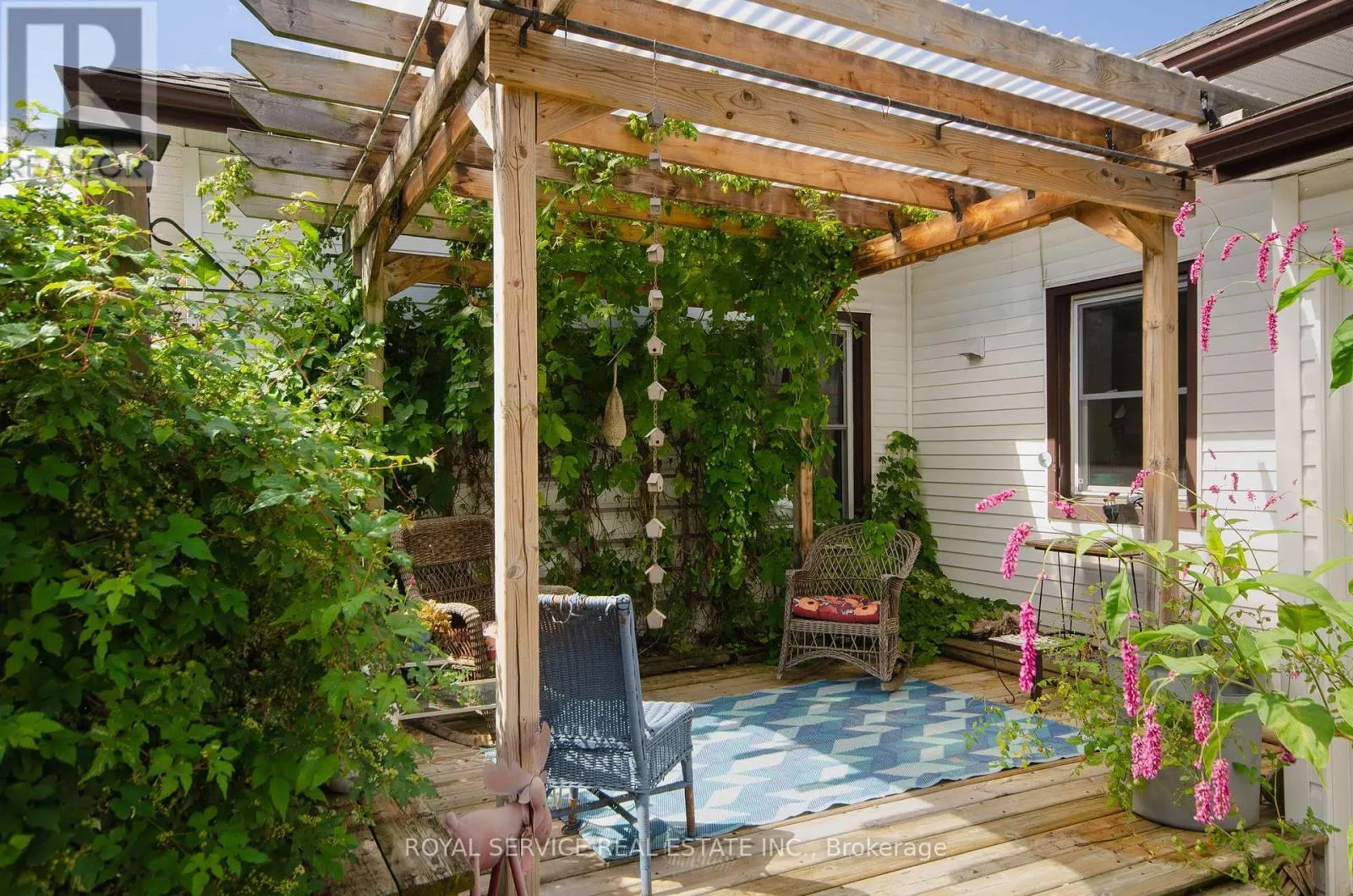 87 HOPE STREET N