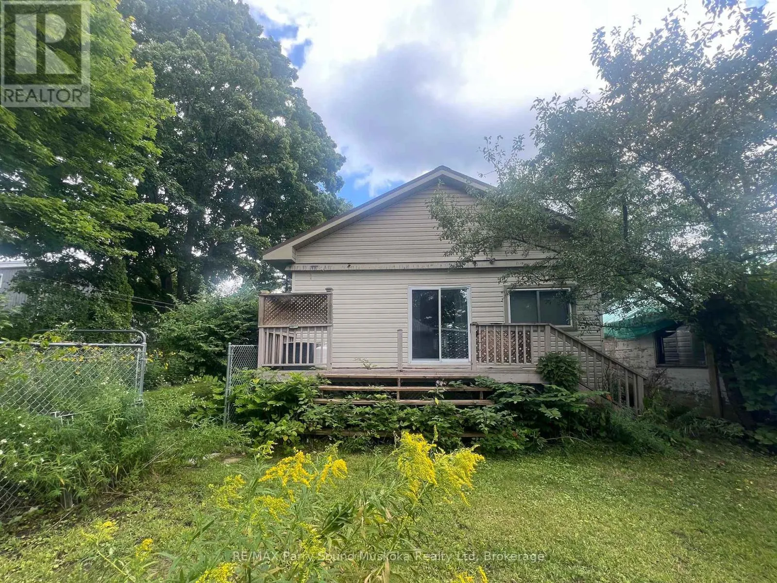 46 WAUBEEK STREET