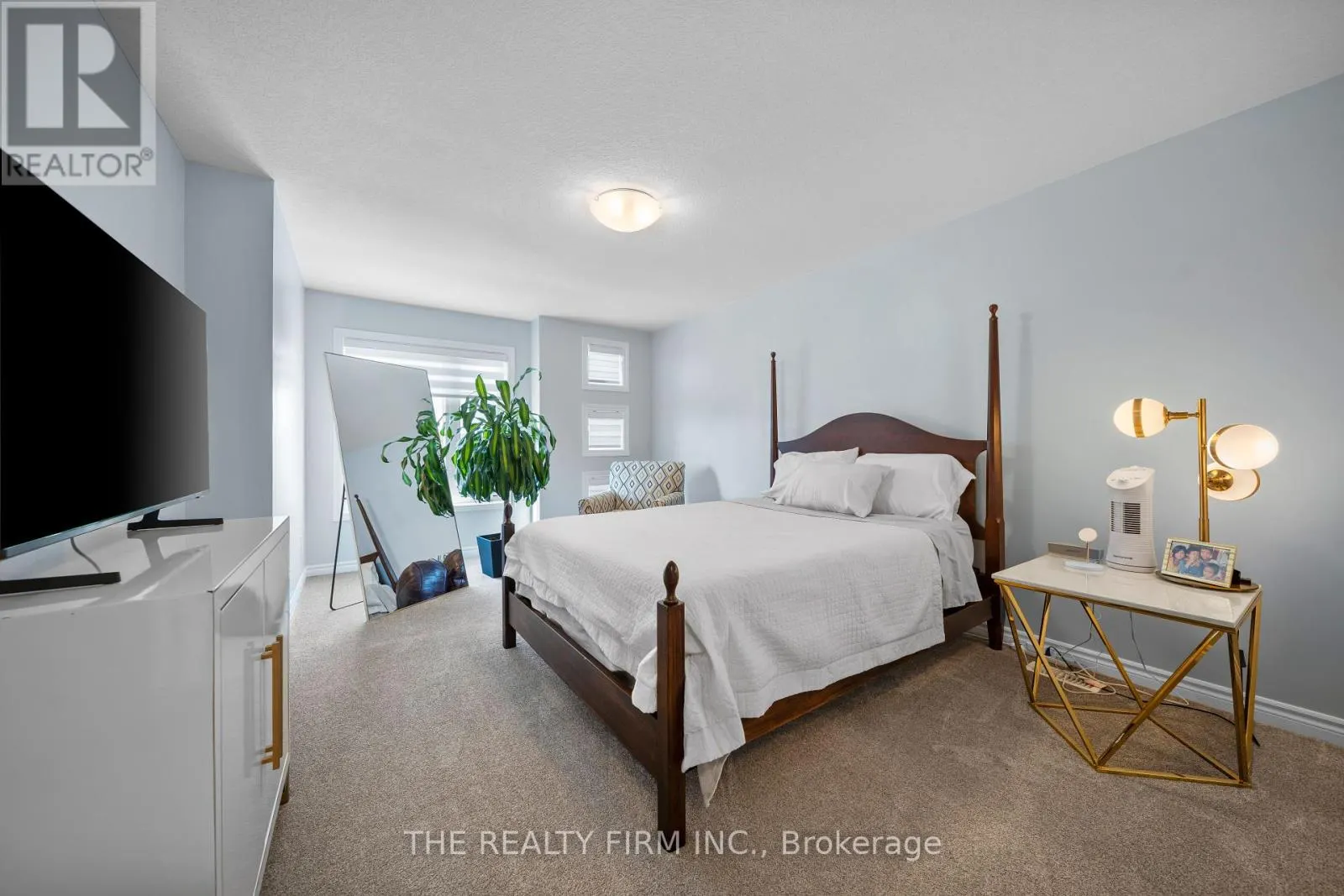 376 BRADSHAW DRIVE