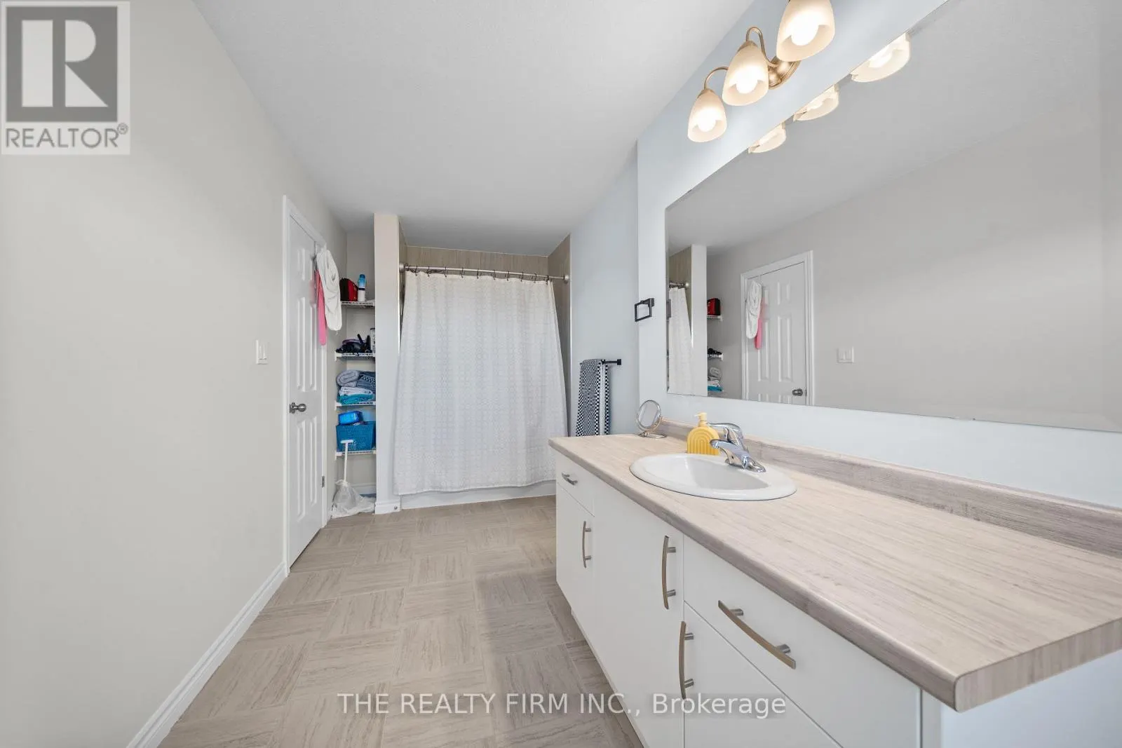 376 BRADSHAW DRIVE