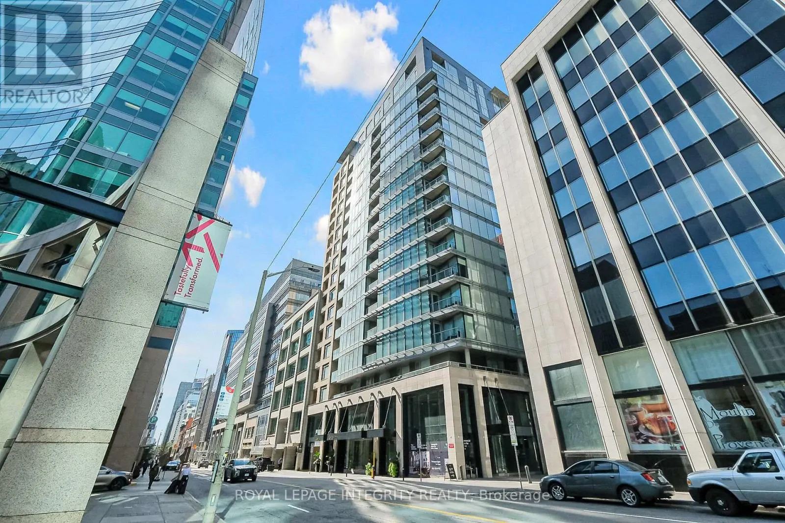 911 - 101 QUEEN STREET