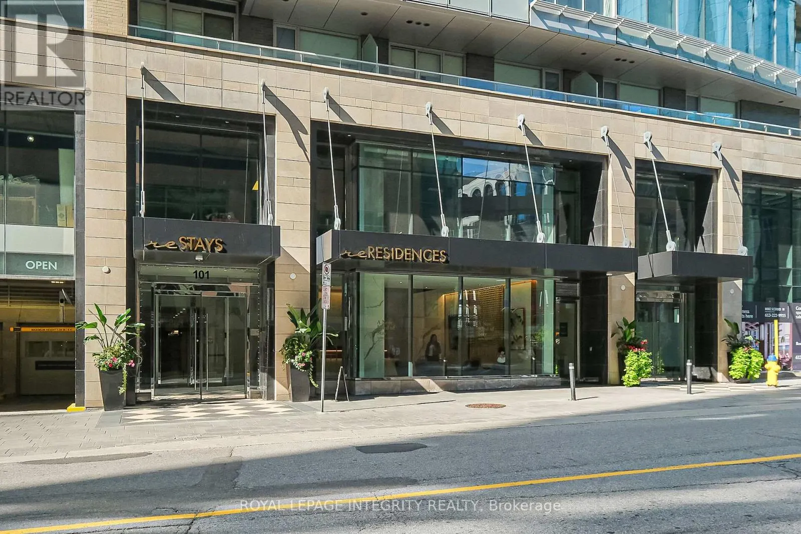 911 - 101 QUEEN STREET