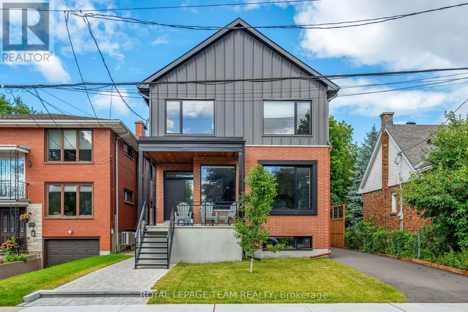 B2 - 241 BREEZEHILL AVENUE S