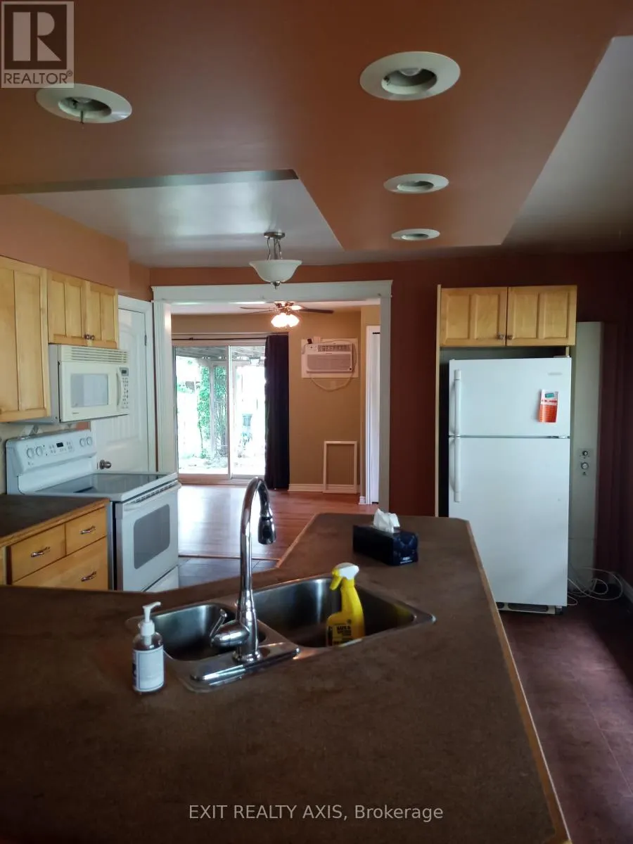 11 & 13 BAYVIEW CRESCENT