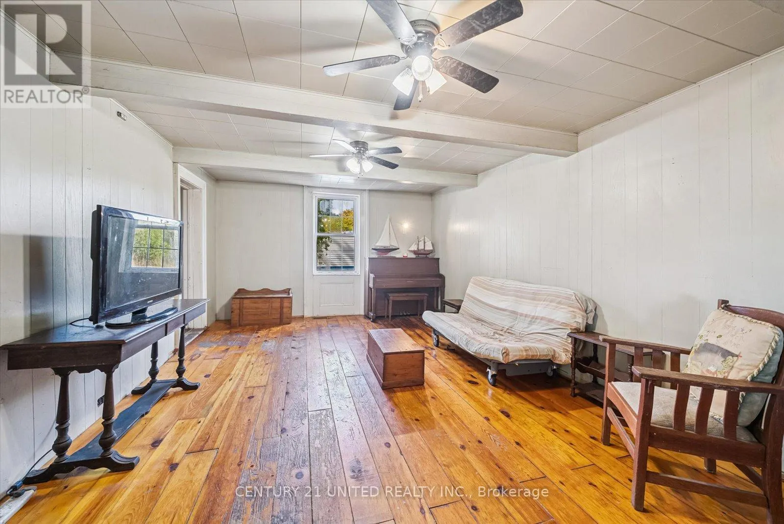 872 COUNTY ROAD 2