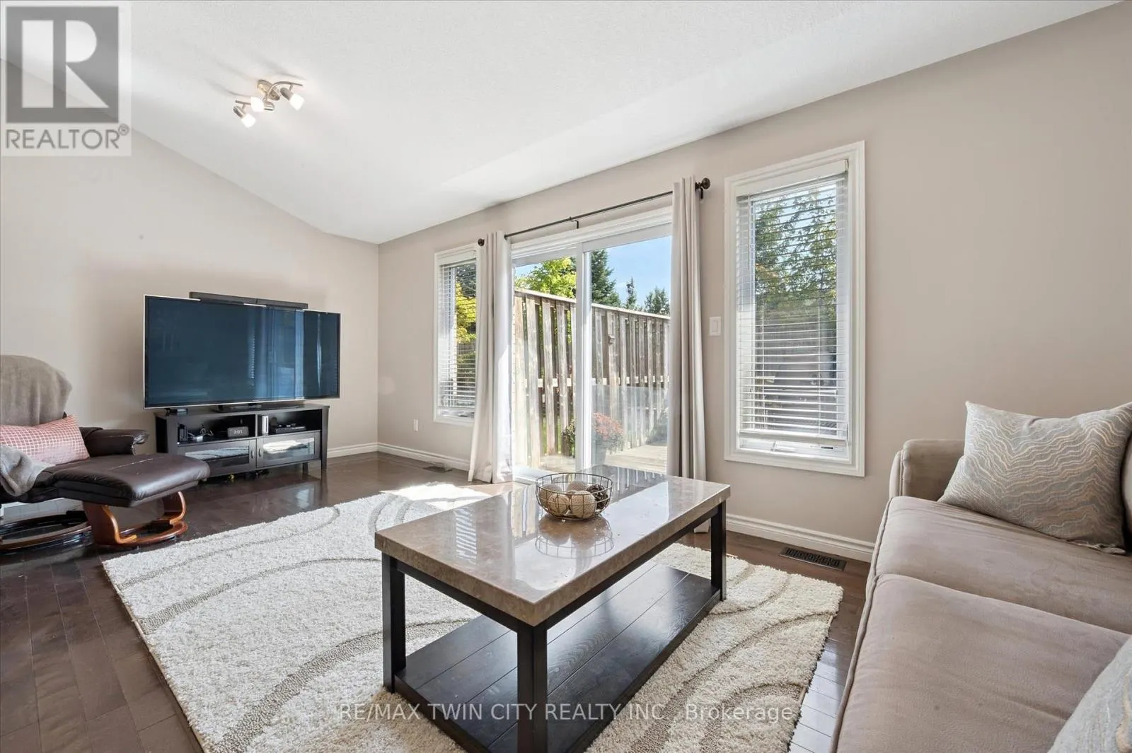 29 - 555 CHABLIS DRIVE