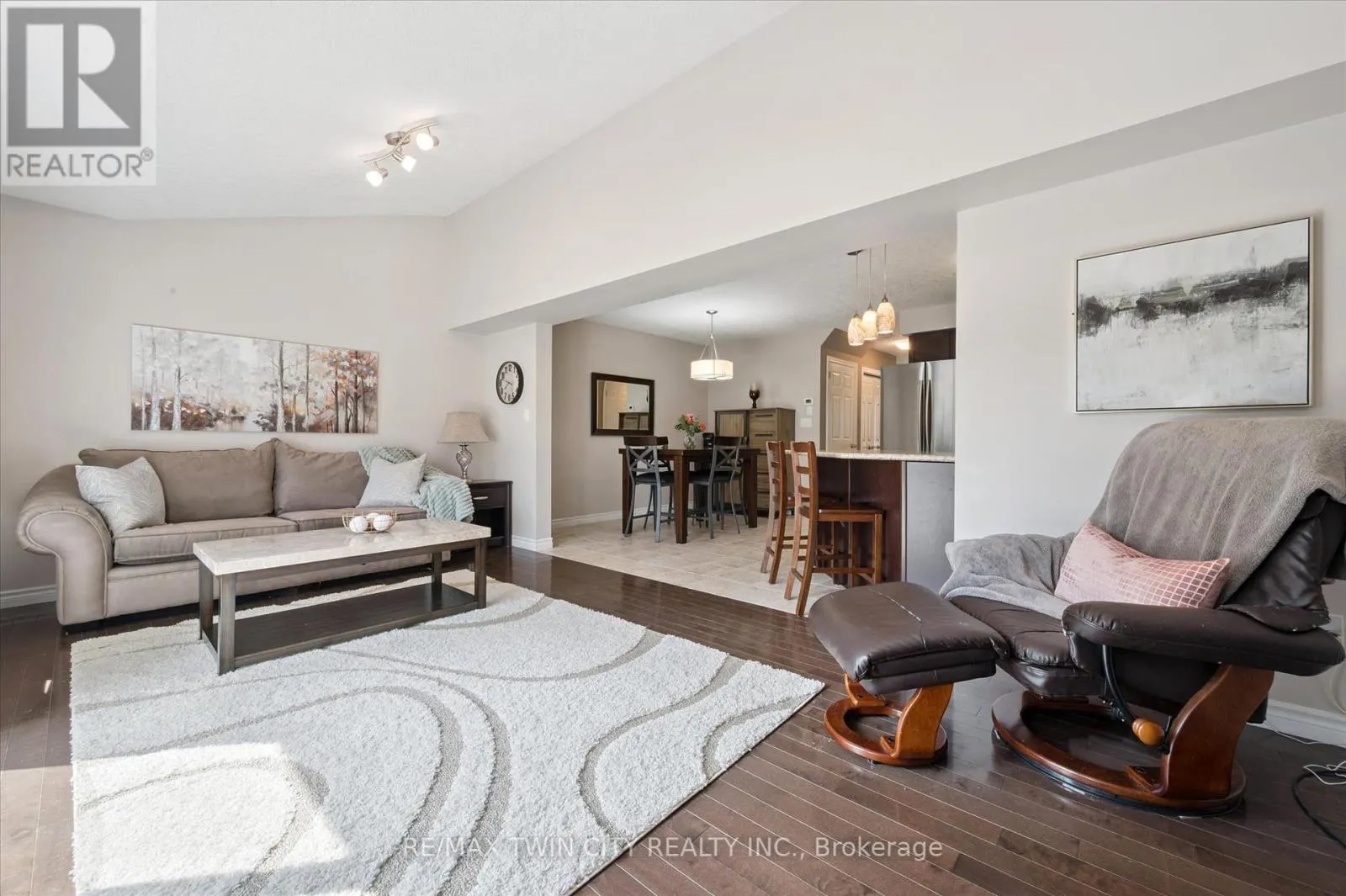 29 - 555 CHABLIS DRIVE