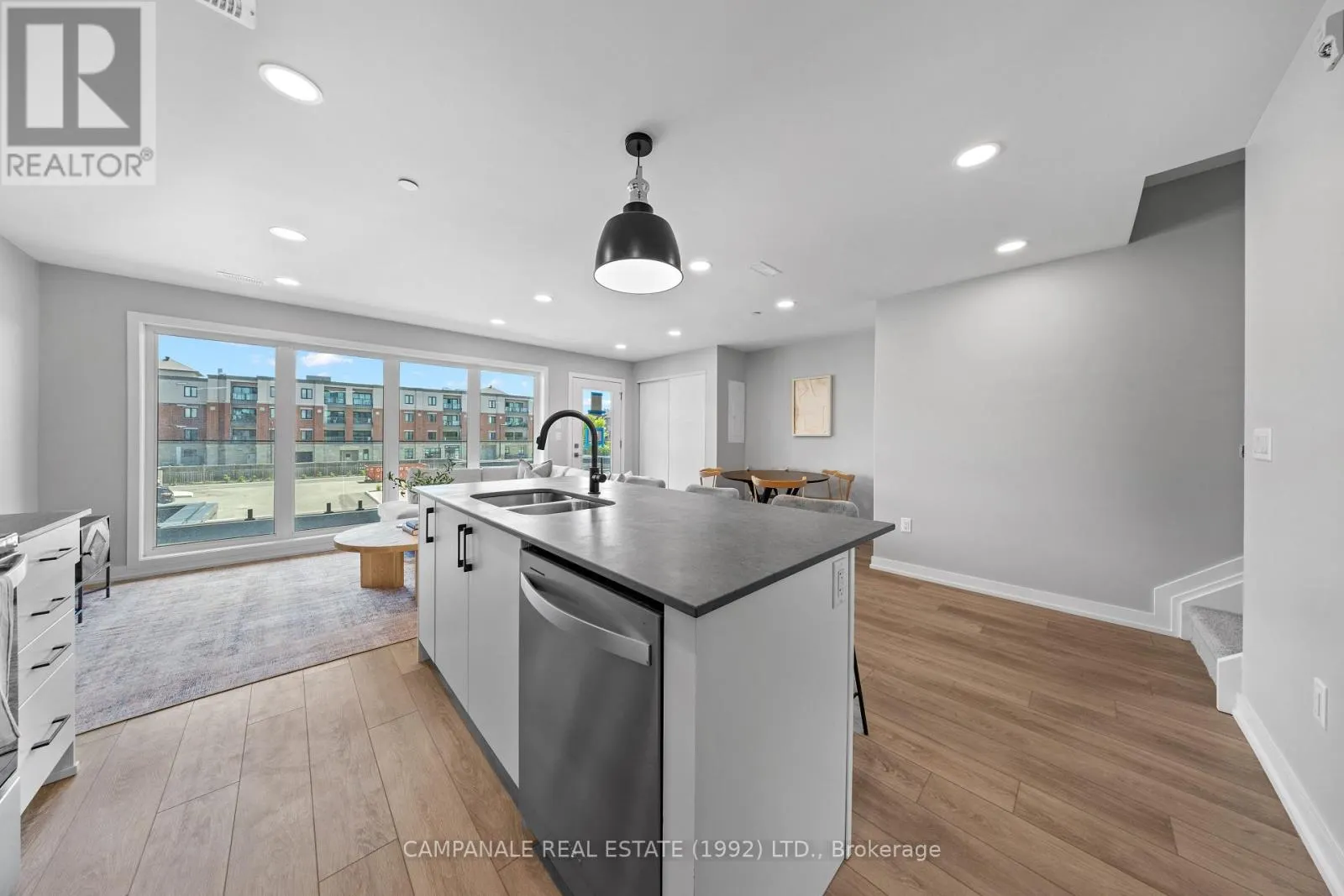 4 MODUGNO AVENUE