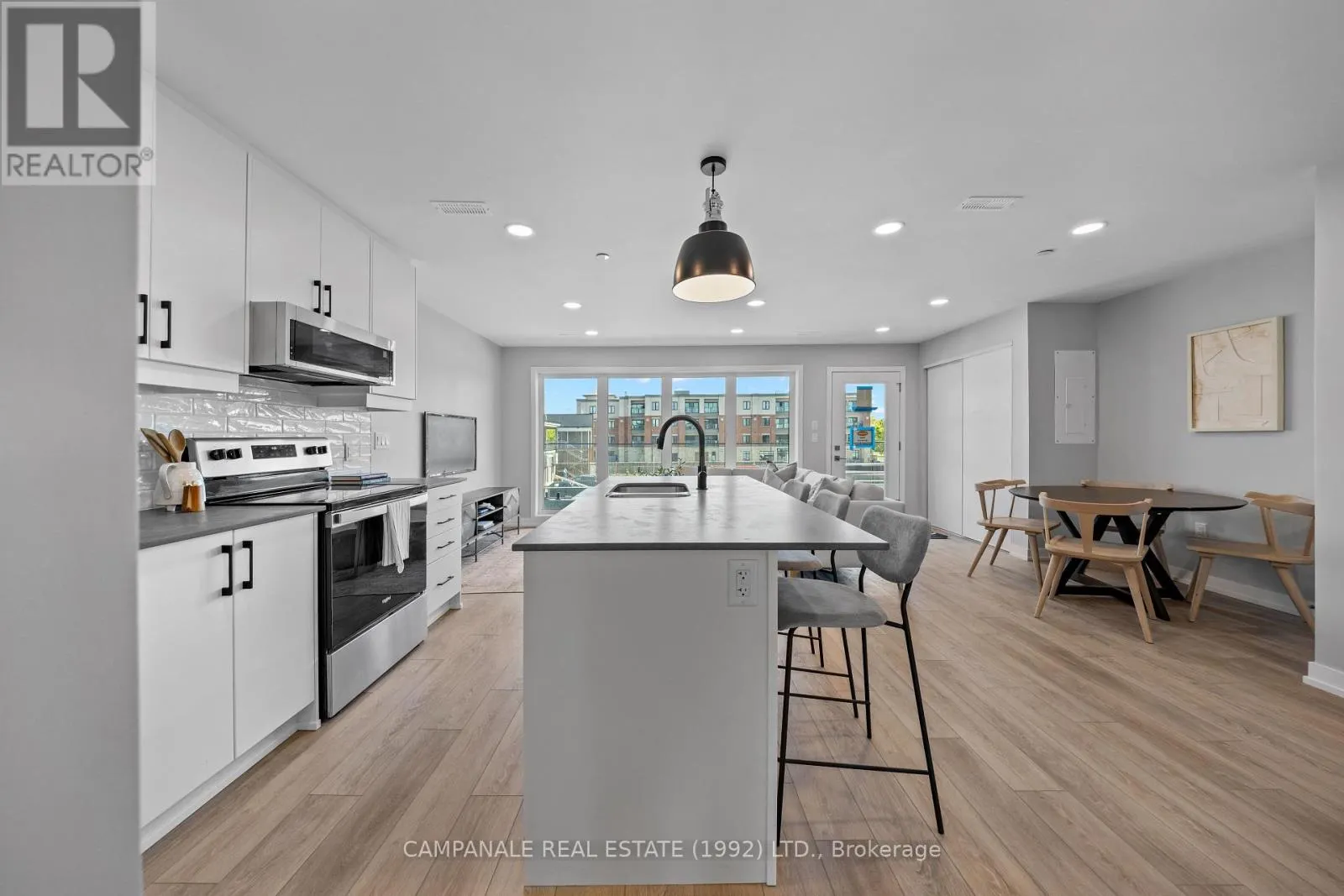 4 MODUGNO AVENUE
