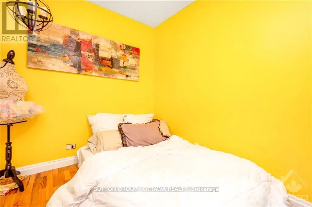 846 ST LAURENT BOULEVARD