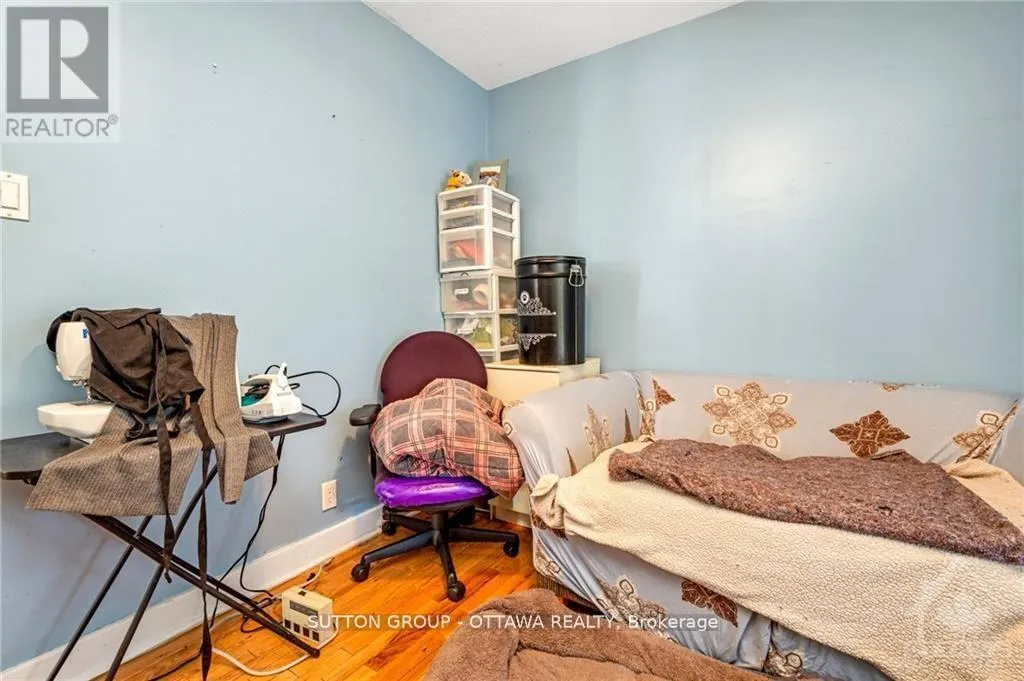 846 ST LAURENT BOULEVARD