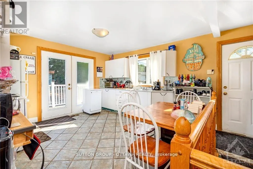 846 ST LAURENT BOULEVARD