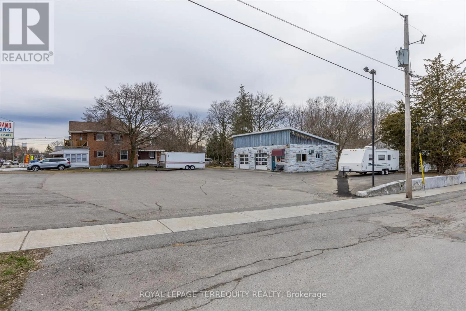 119 BRIDGE STREET W