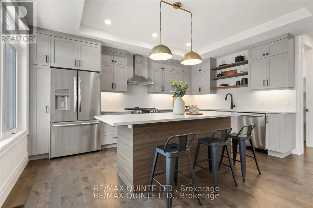 125 VILLENEUVE DRIVE