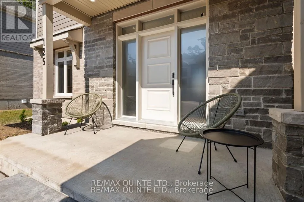 125 VILLENEUVE DRIVE