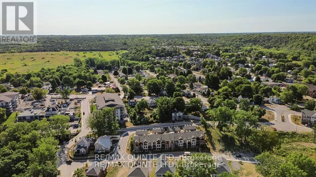 125 VILLENEUVE DRIVE