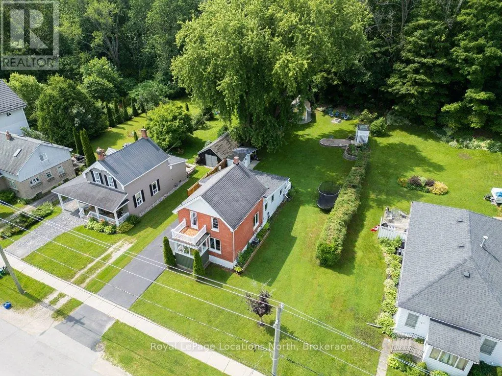 25 EDWIN STREET W