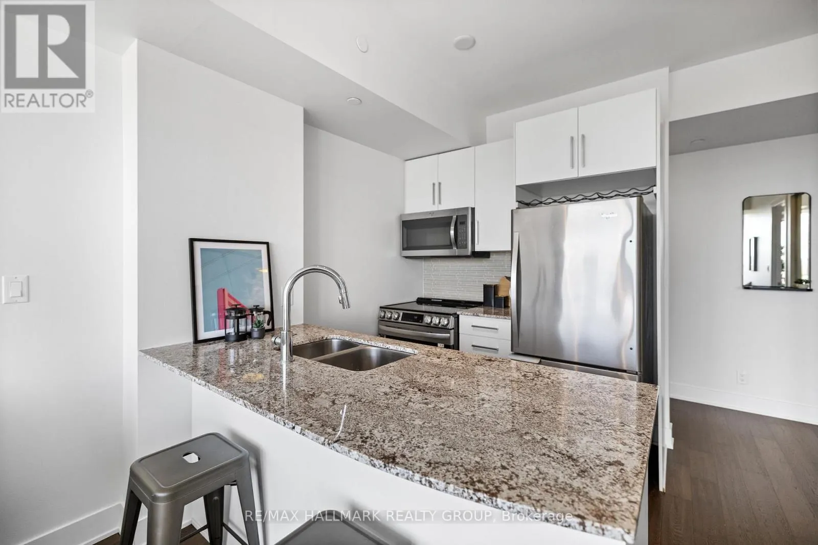 1906 - 485 RICHMOND ROAD