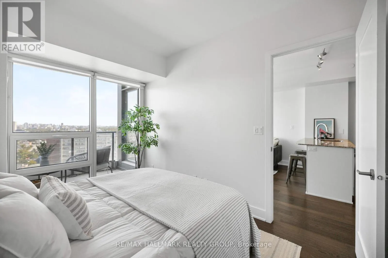 1906 - 485 RICHMOND ROAD