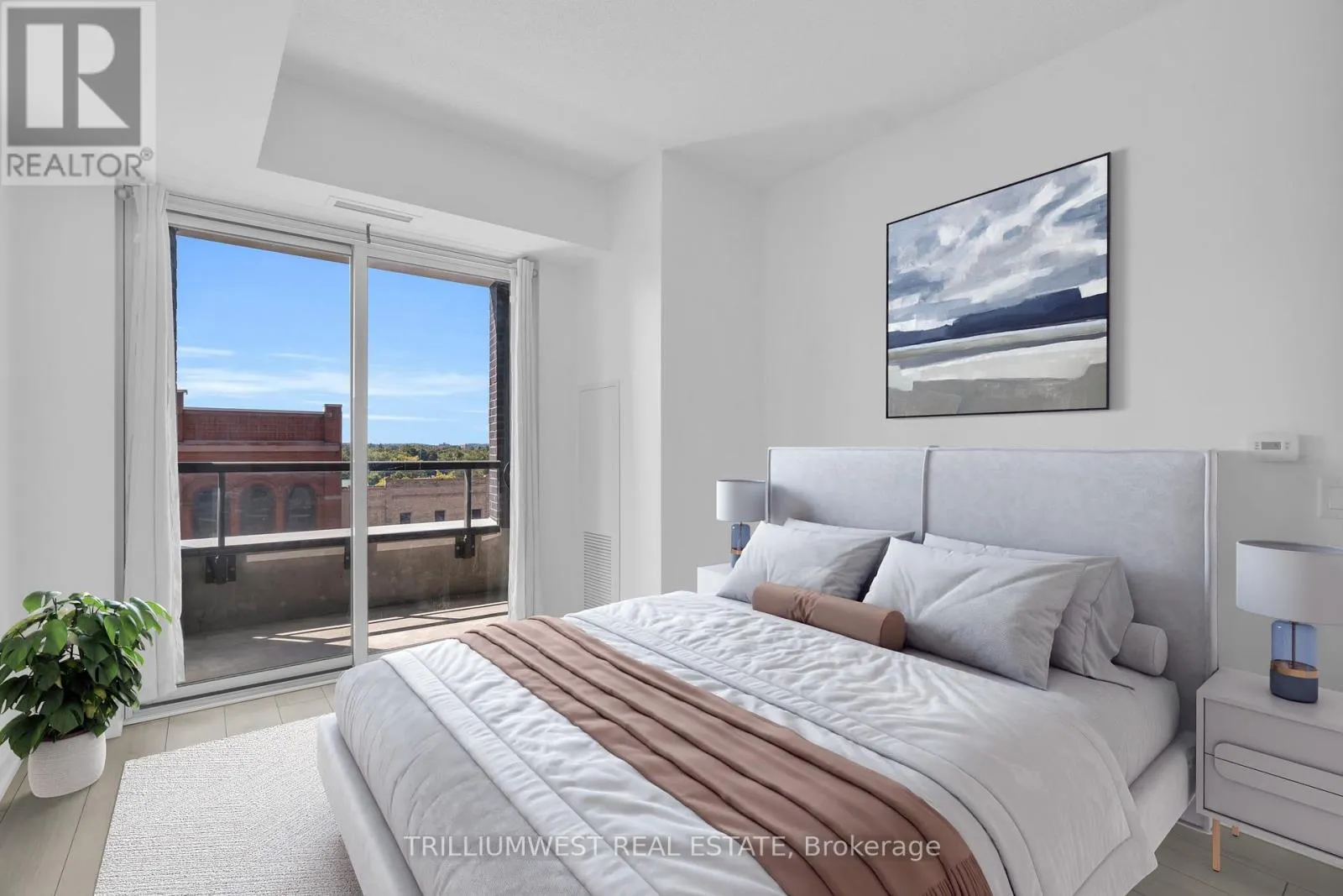 322 - 55 DUKE STREET W