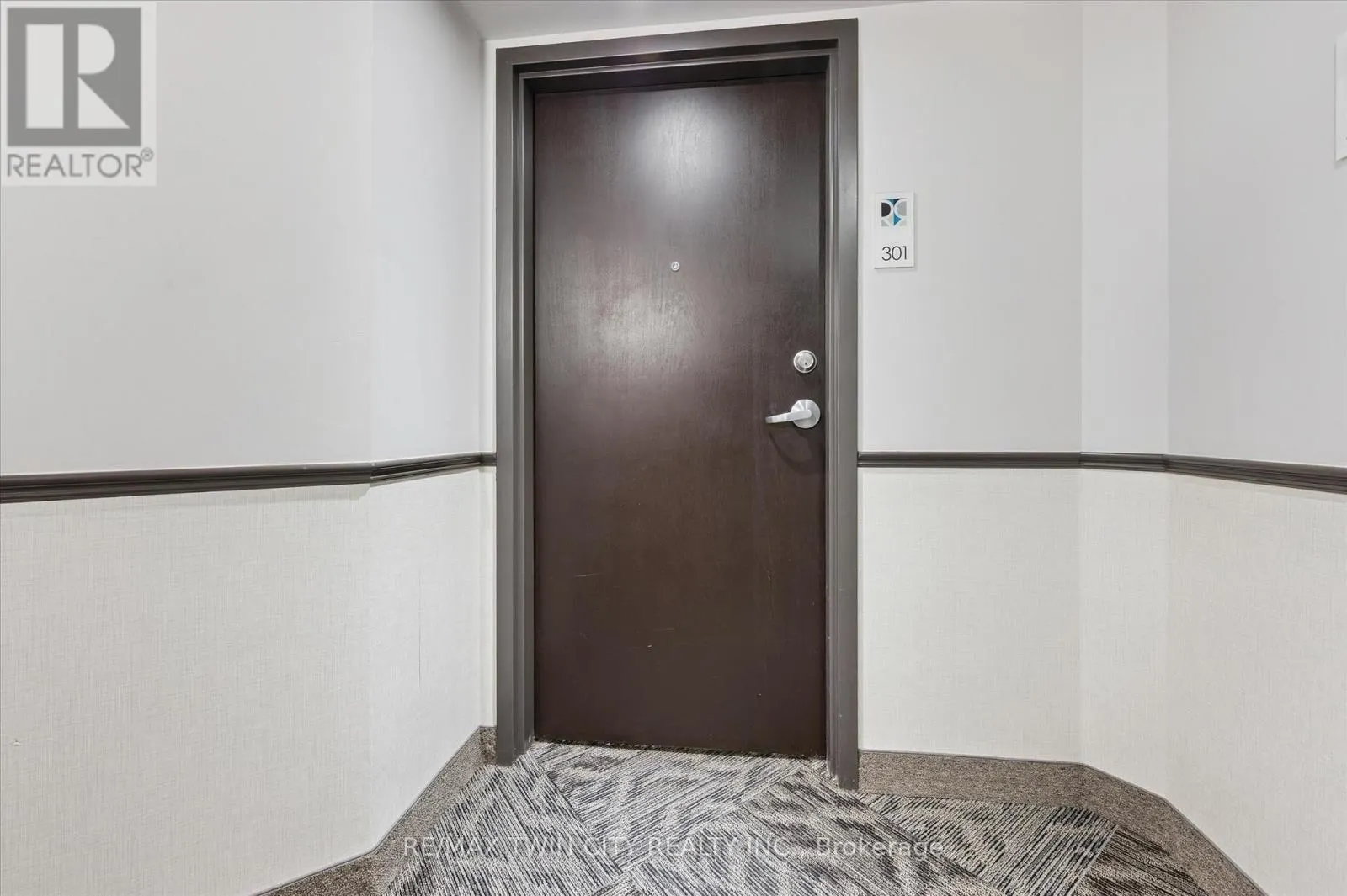 301 - 776 LAURELWOOD DRIVE