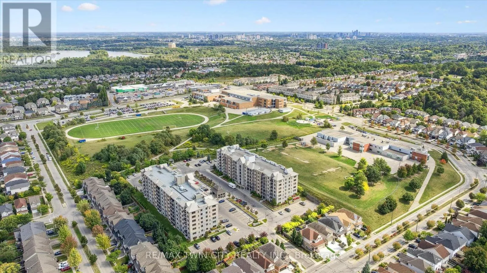 301 - 776 LAURELWOOD DRIVE