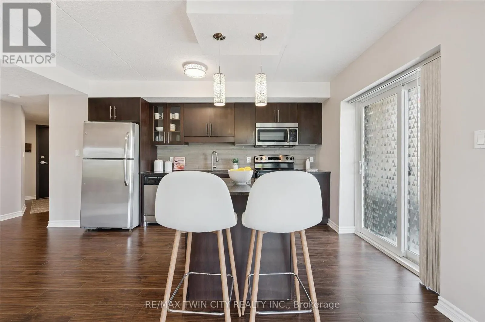 301 - 776 LAURELWOOD DRIVE