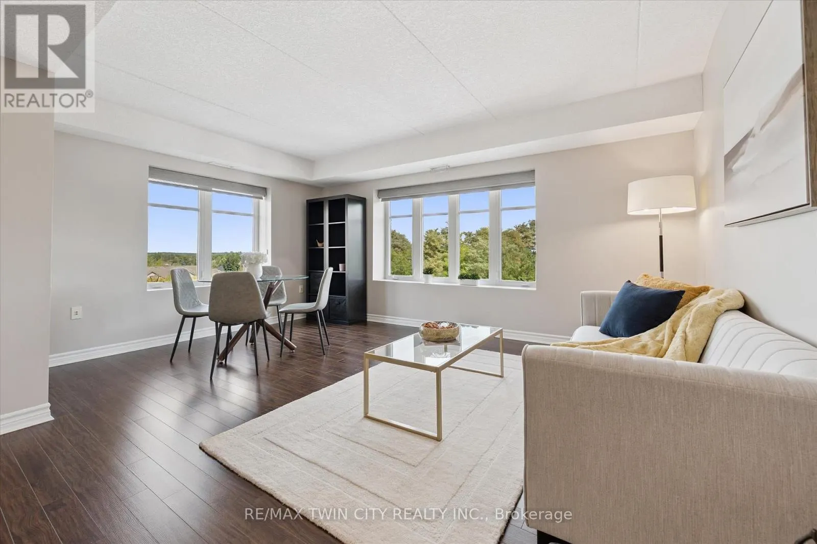 301 - 776 LAURELWOOD DRIVE