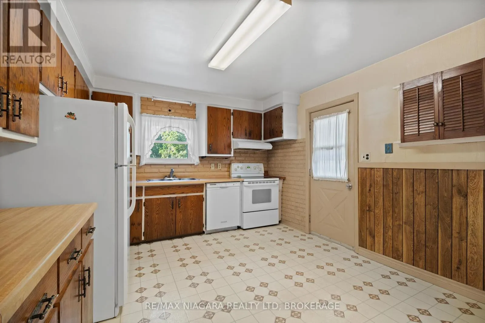 613 QUEENSTON ROAD