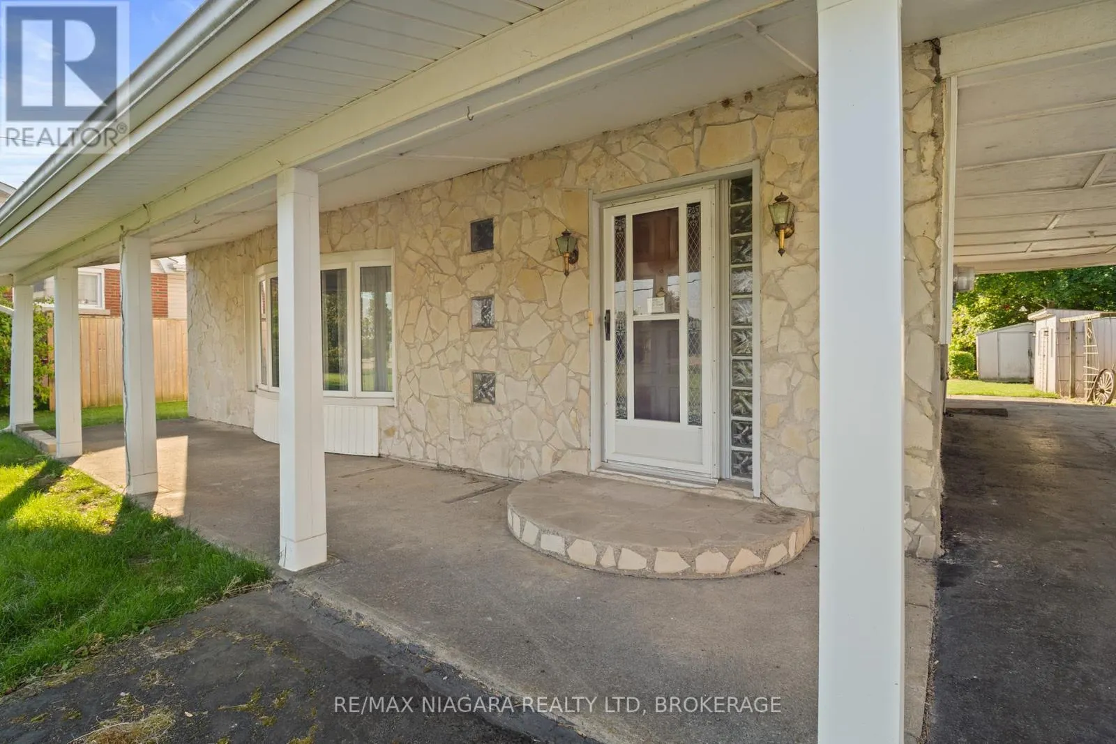 613 QUEENSTON ROAD