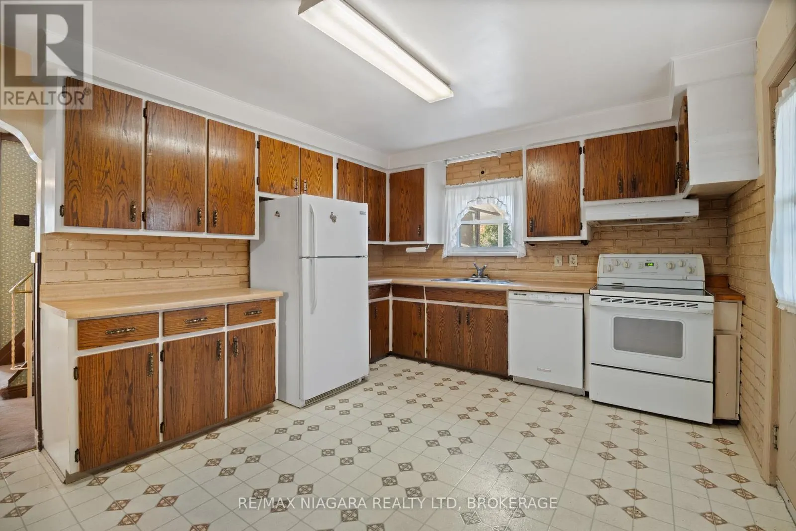 613 QUEENSTON ROAD