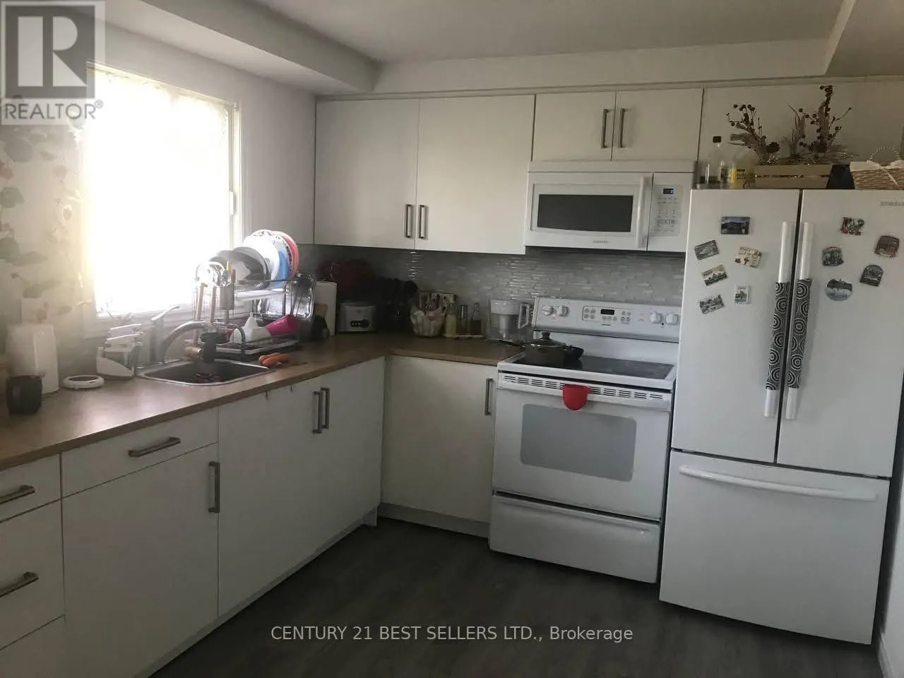 9 - 700 ERINBROOK DRIVE