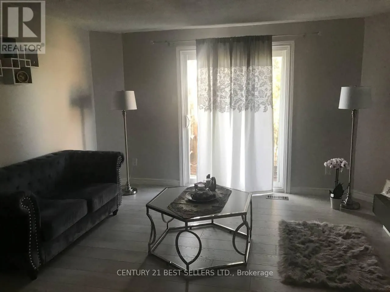 9 - 700 ERINBROOK DRIVE
