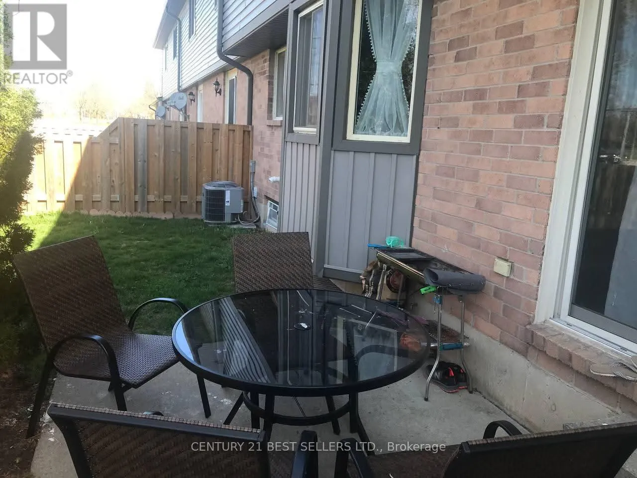 9 - 700 ERINBROOK DRIVE