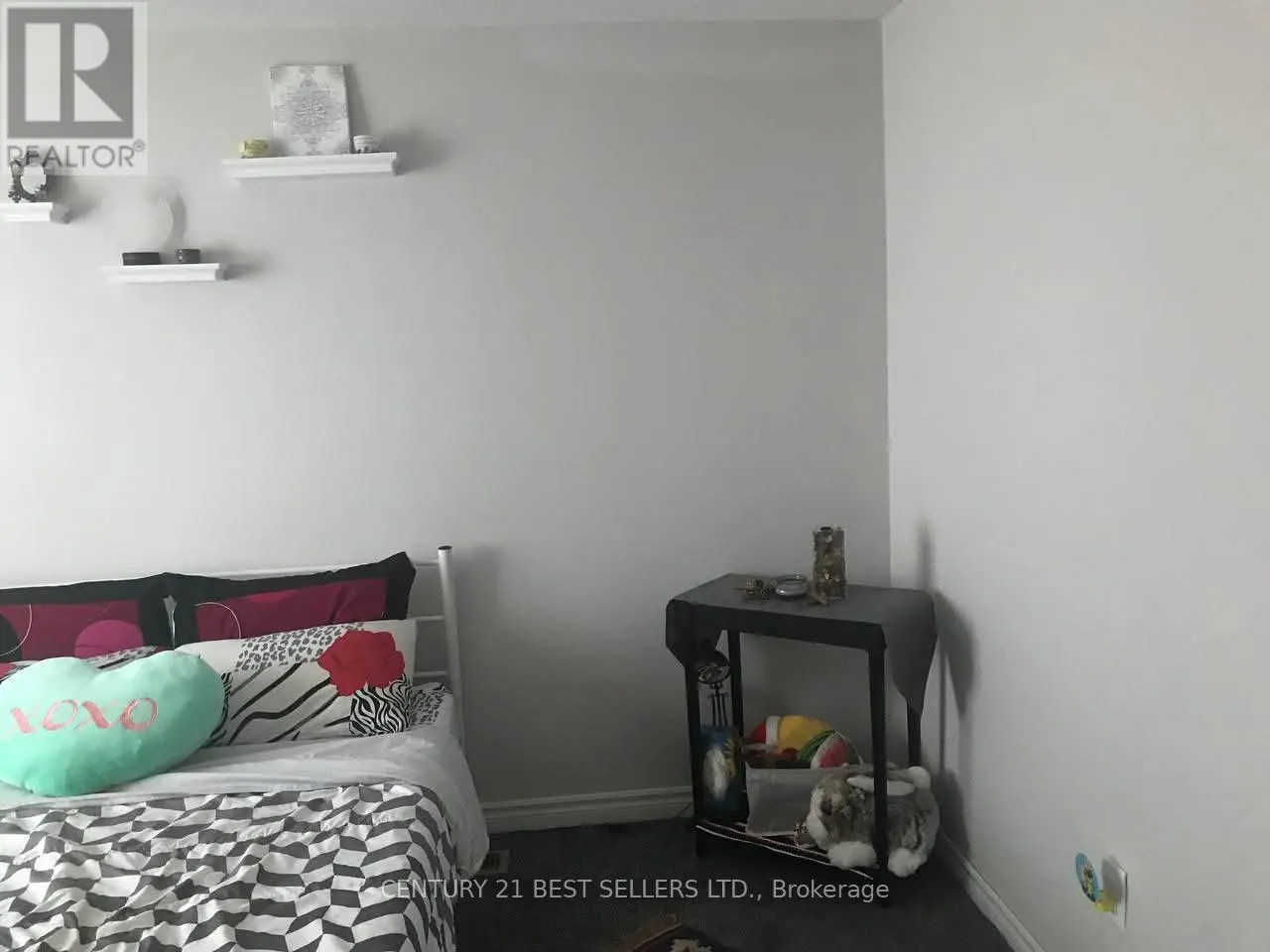 9 - 700 ERINBROOK DRIVE