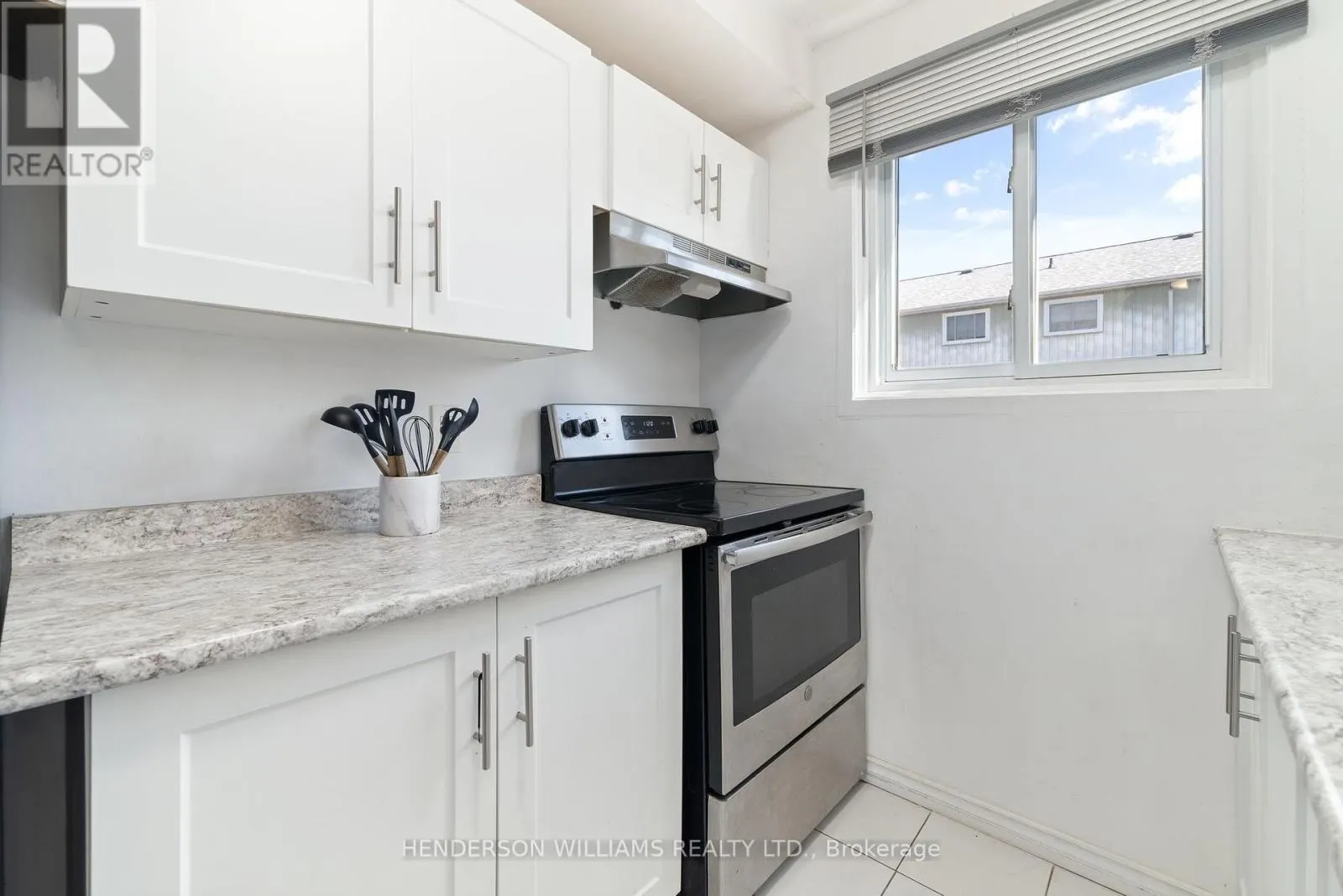 72 - 25 TRACEY PARK DRIVE, #72