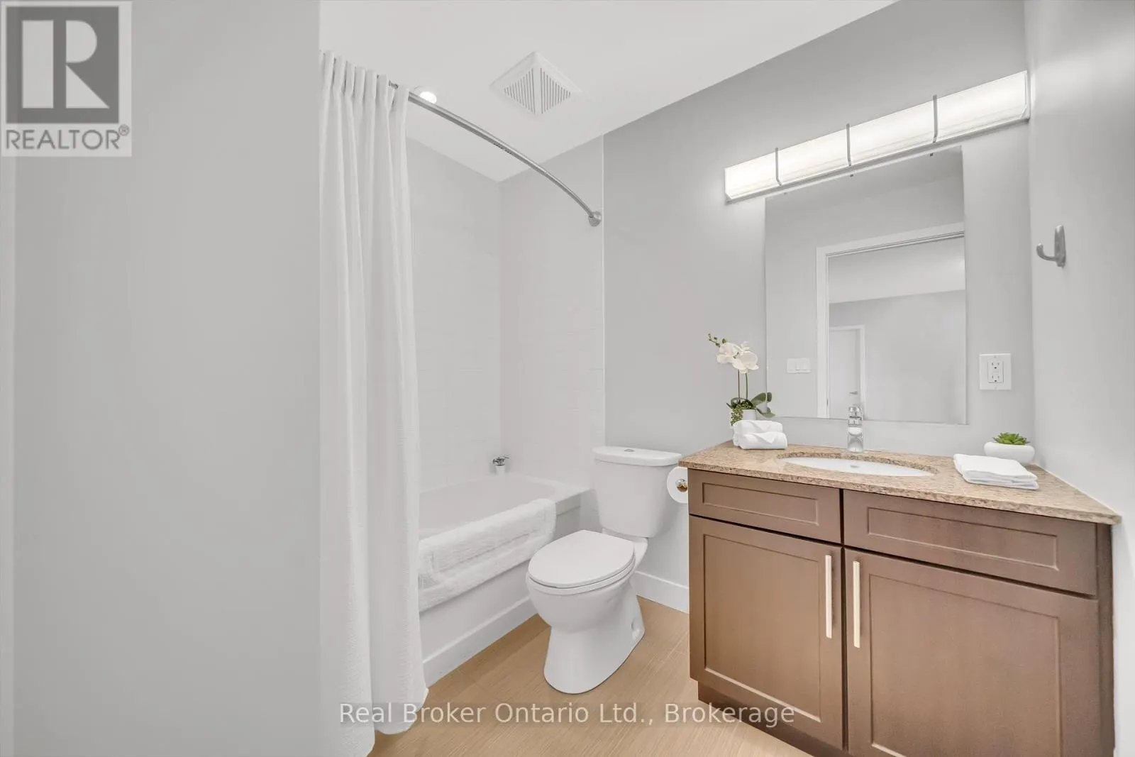 214 - 188 KING STREET S, #214
