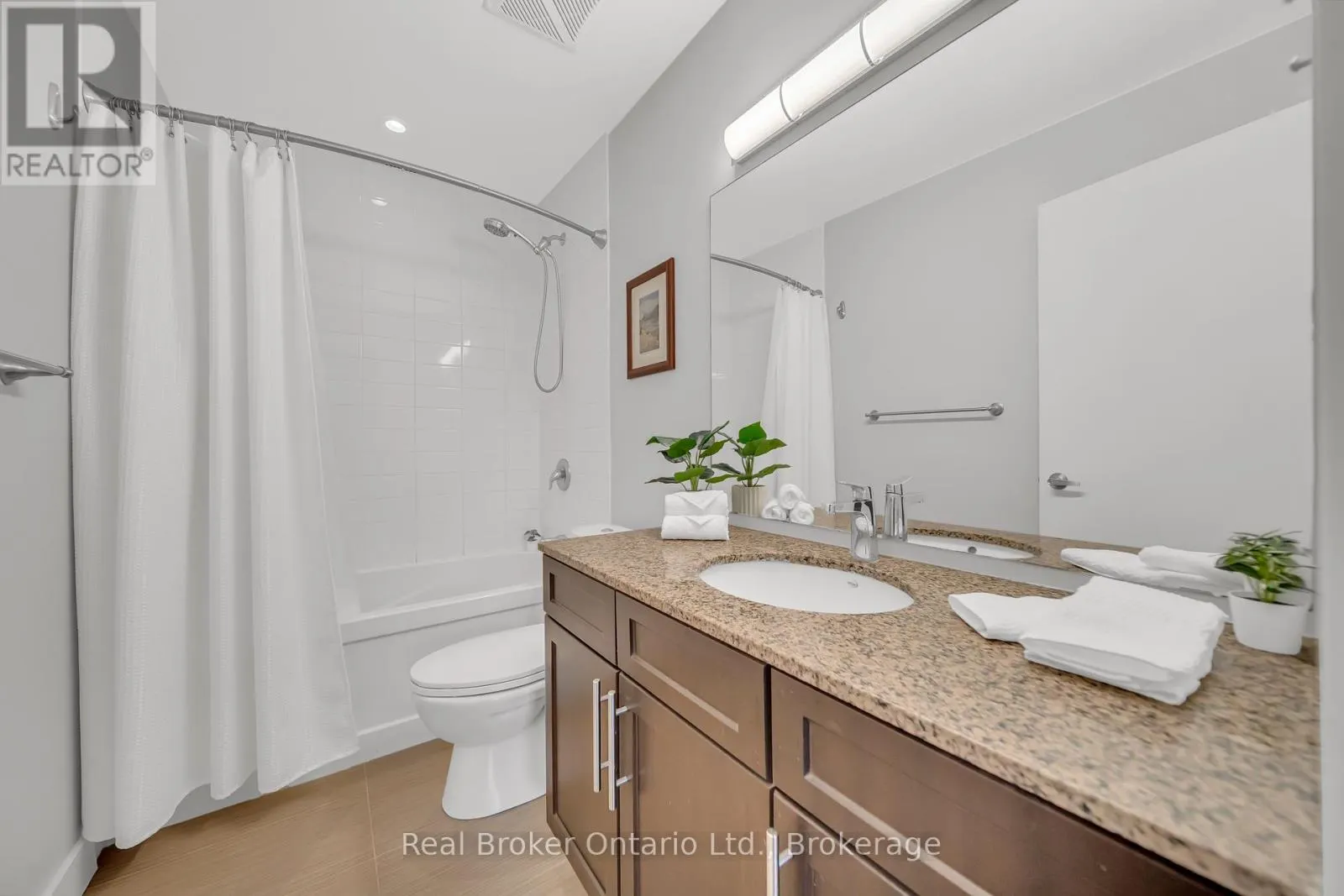 214 - 188 KING STREET S, #214