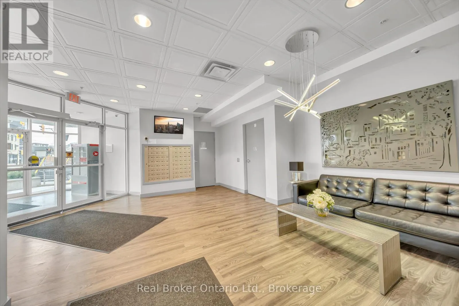 214 - 188 KING STREET S, #214