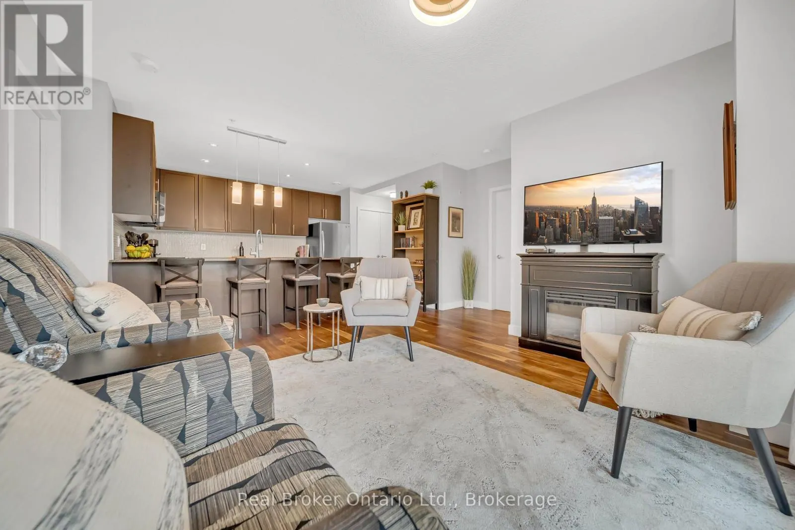 214 - 188 KING STREET S, #214