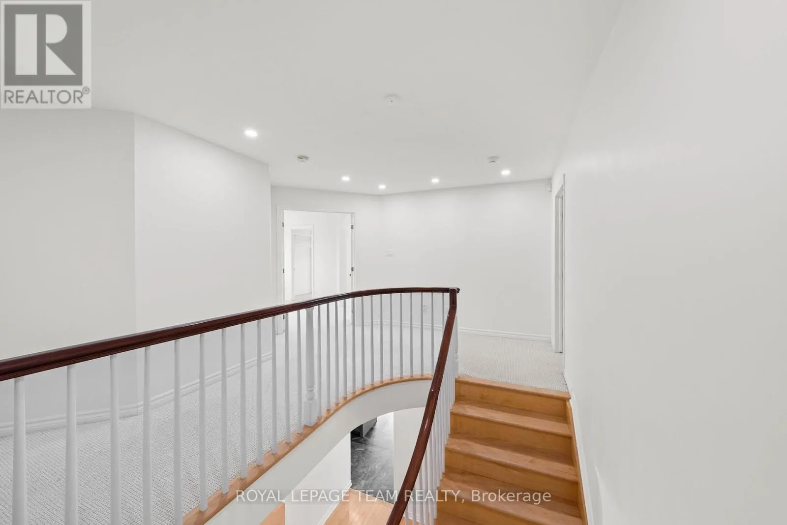 60 IRONSIDE COURT