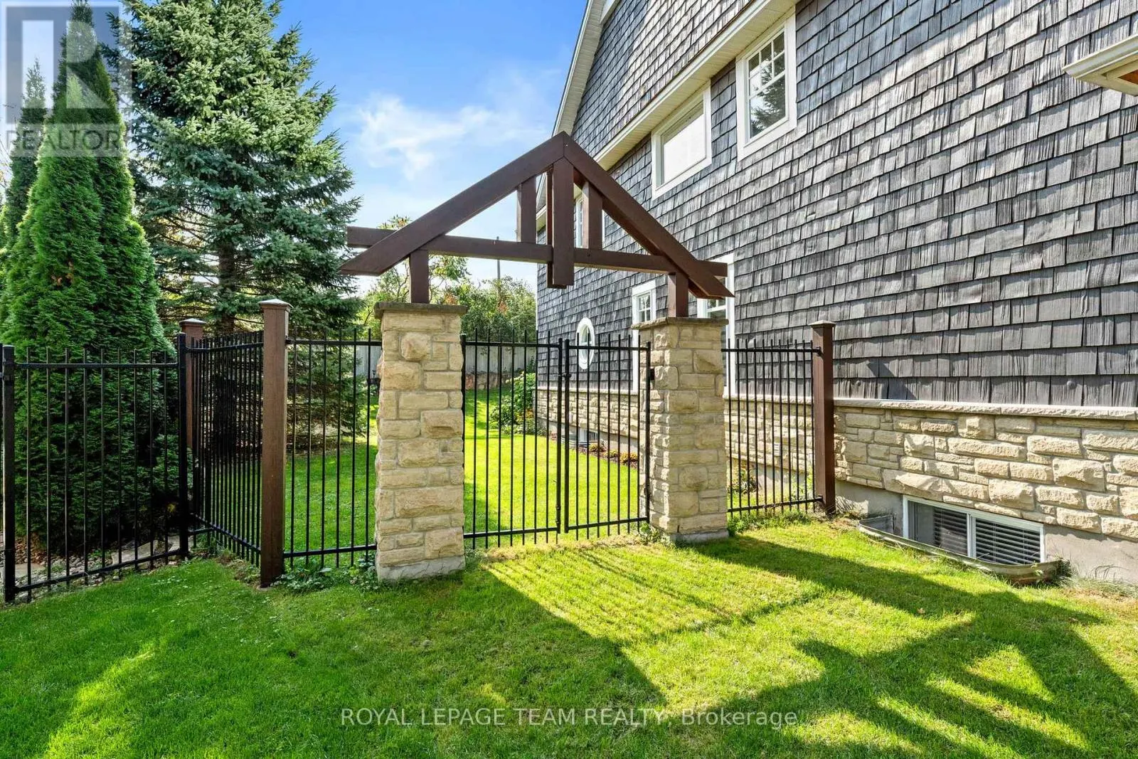 60 IRONSIDE COURT