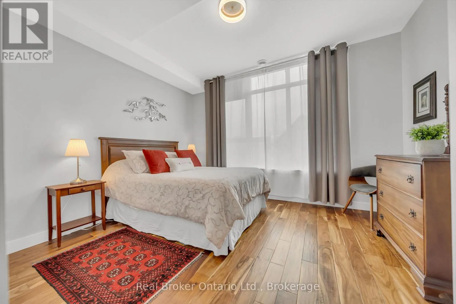 214 - 188 KING STREET S, #214