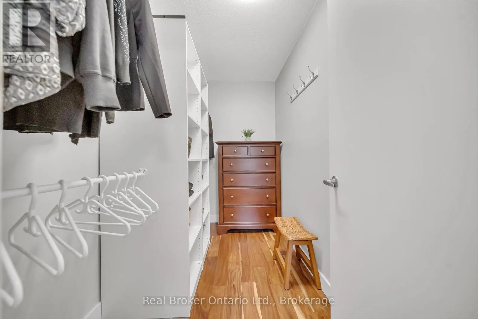 214 - 188 KING STREET S, #214