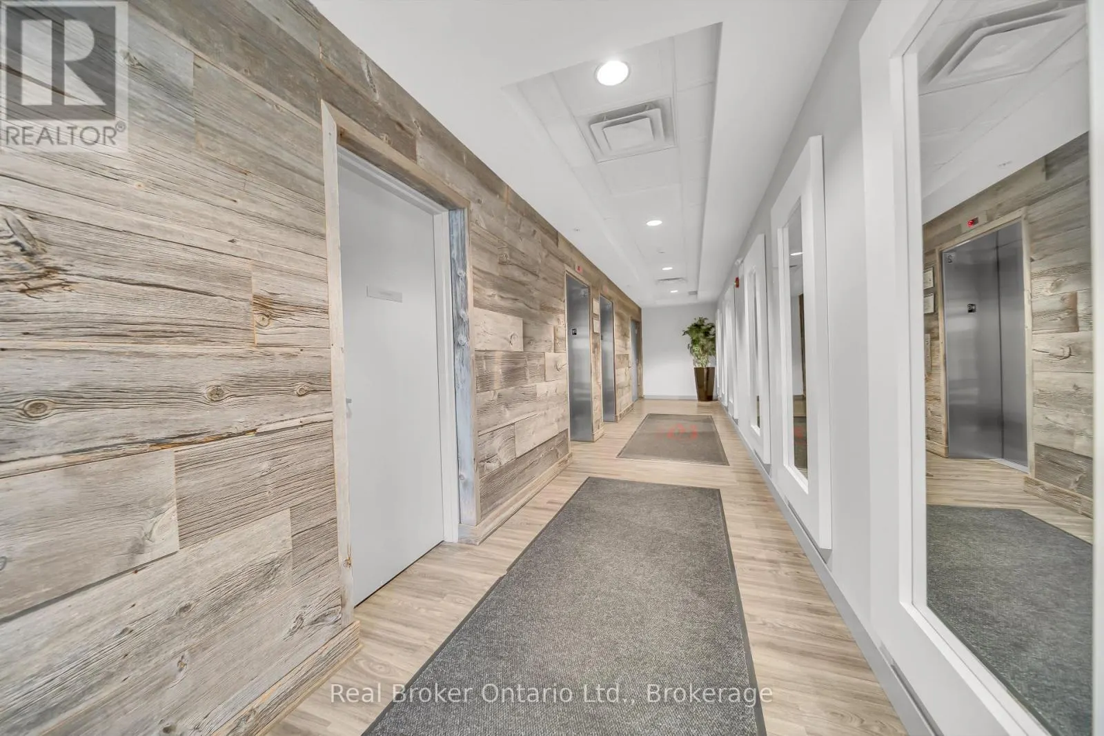 214 - 188 KING STREET S, #214