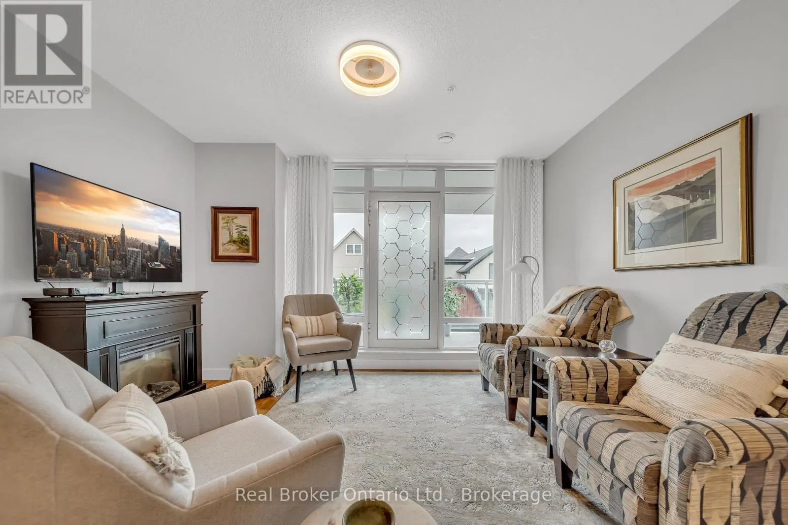 214 - 188 KING STREET S, #214