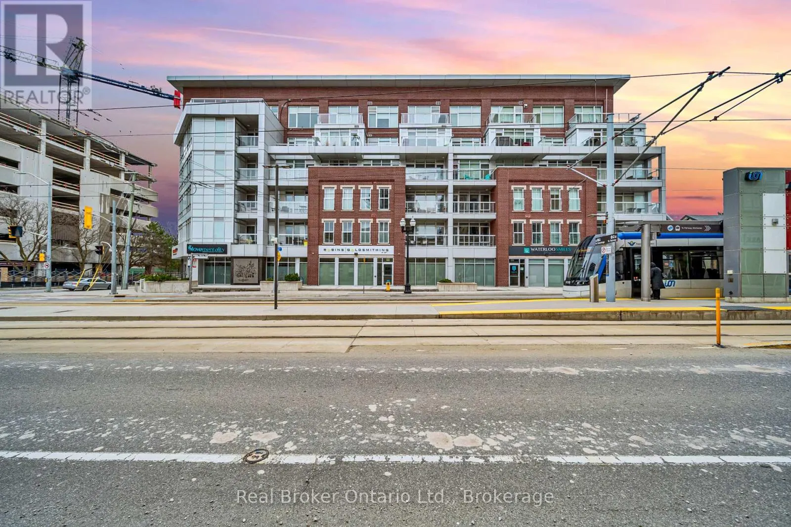 214 - 188 KING STREET S, #214