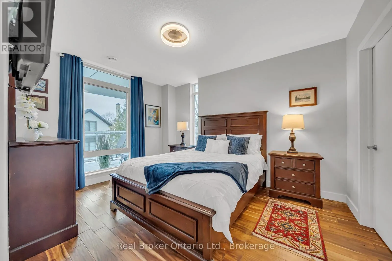 214 - 188 KING STREET S, #214