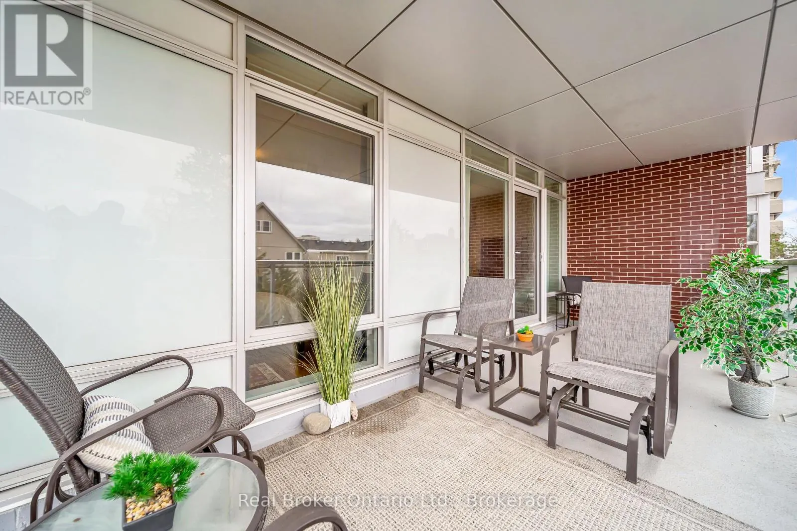214 - 188 KING STREET S, #214